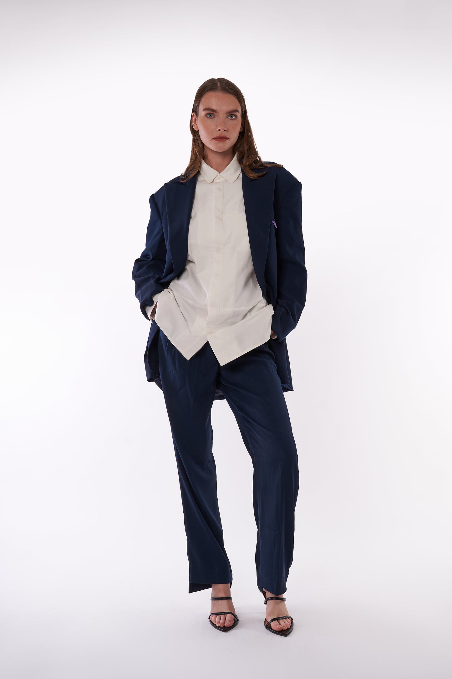 THE SUIT TROUSER